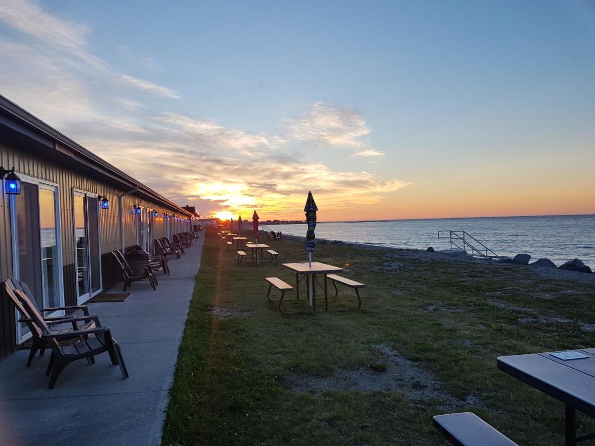 Manoir Sur Mer Sainte Anne-des-Chênes Exterior foto