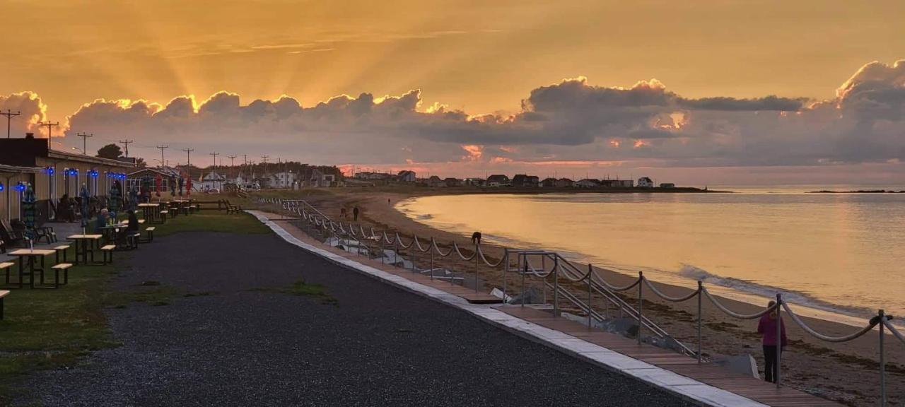 Manoir Sur Mer Sainte Anne-des-Chênes Exterior foto