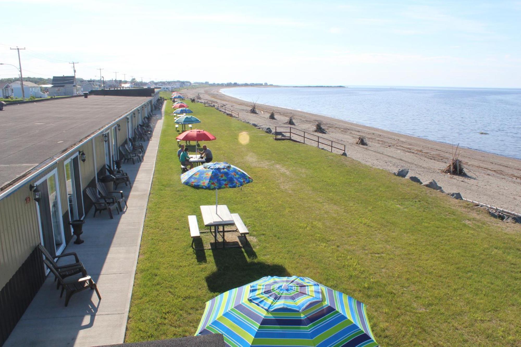 Manoir Sur Mer Sainte Anne-des-Chênes Exterior foto